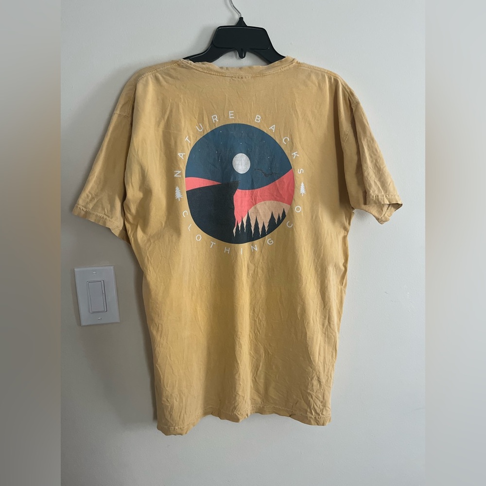 Vintage T-shirt. “NATURE BACKS”.